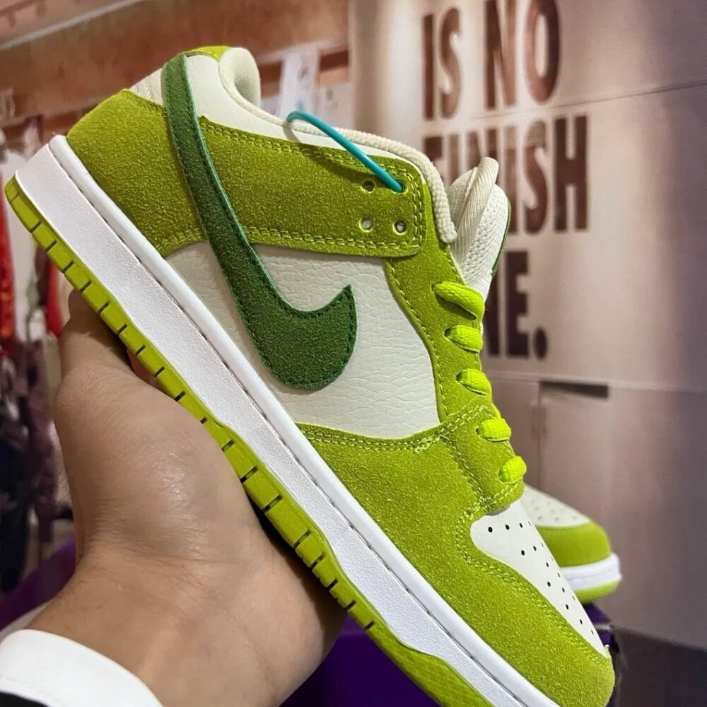 Nike SB Dunk Low “Green Ale” DM0807-300 - Picture 11 of 11